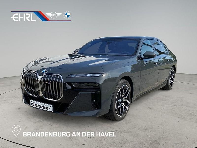 Grau Gebraucht 2024 BMW 740 Shadowline Limousine | 98.390 € (Teuer) - Bild 1/4
