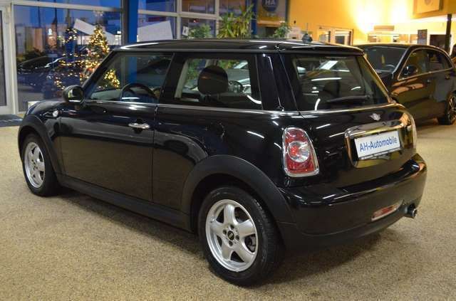 Gebraucht Mini ONE 98 PS (72 kW) 2011 Schwarz Kleinwagen