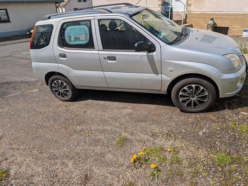 Gebraucht Subaru Justy 94 PS (69 kW) 2004 Silber Kleinwagen