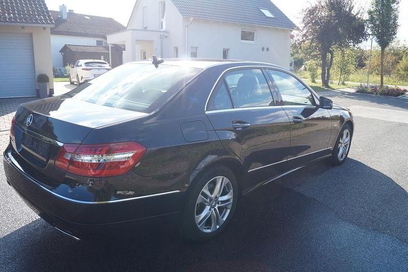 Gebraucht Mercedes E350 306 PS (225 kW) 2012 Schwarz Limousine