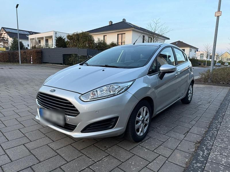 Gebraucht Ford Fiesta SYNC Edition 95 PS (69 kW) 2016 Grau Kleinwagen