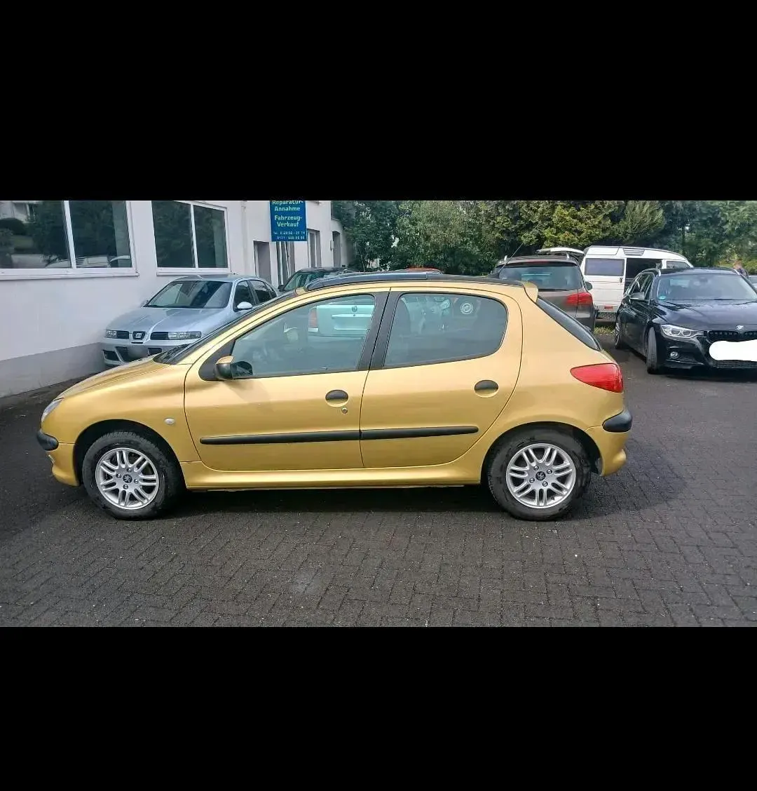 Gebraucht Peugeot 206 75 PS (55 kW) 2002 Gold Kleinwagen