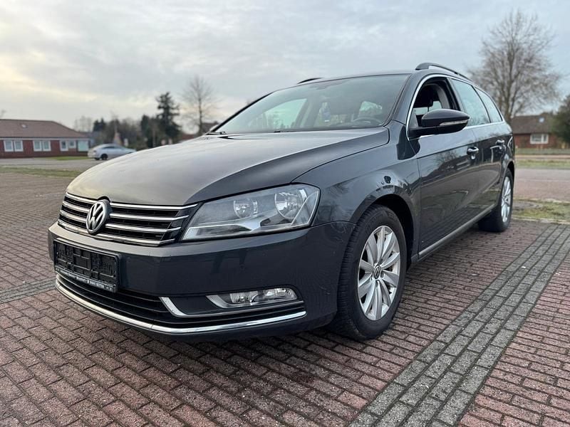 Grau Gebraucht 2013 VW Passat Kombi | 4.000 € (Superpreis) - Bild 1/4