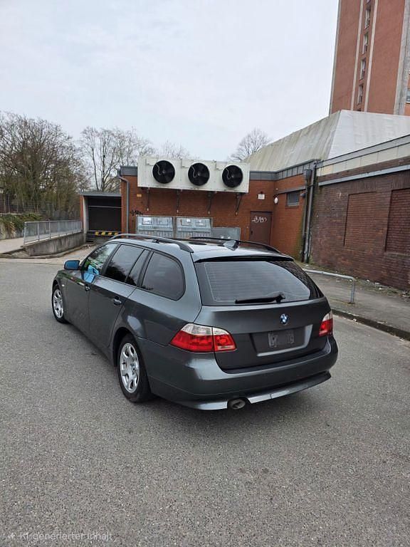 Gebraucht BMW 520 163 PS (119 kW) 2006 Grau Kombi