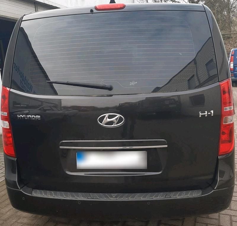 Gebraucht Hyundai H-1 170 PS (125 kW) 2017 Braun Van / Kleinbus