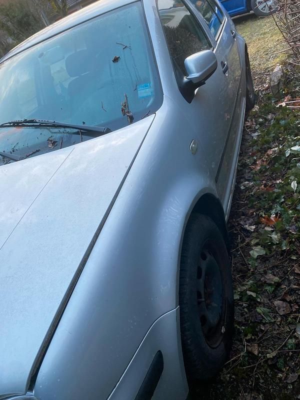 Gebraucht VW Golf 100 PS (73 kW) 2000 Silber Limousine