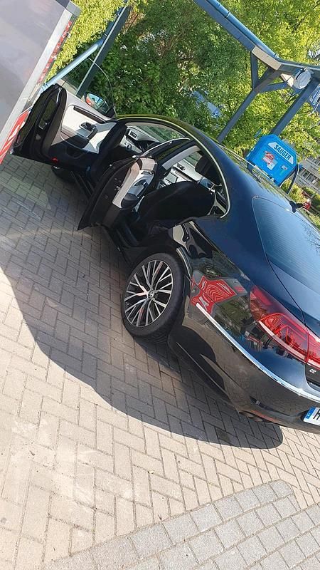 Gebraucht VW Passat Sport 177 PS (130 kW) 2011 Schwarz Limousine