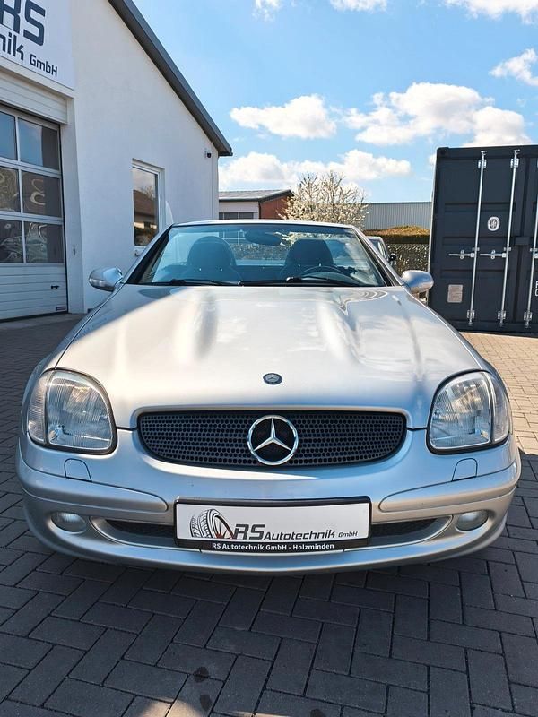 Gebraucht Mercedes SLK230 197 PS (144 kW) 2002 Silbermet. Cabrio