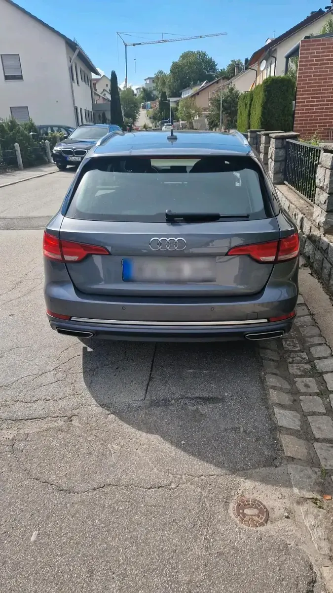 Gebraucht Audi A4 Sport 150 PS (110 kW) 2019 Grau Kombi