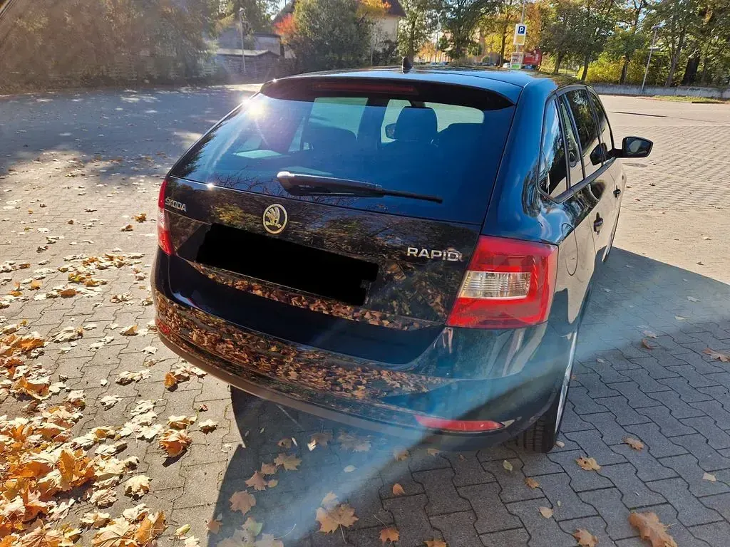 Gebraucht Skoda Rapid Drive 105 PS (77 kW) 2014 Schwarz Kleinwagen