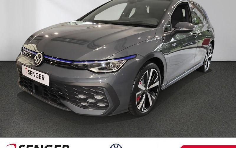 Delfingrau metallic Neu 2024 VW Golf VIII GTE Limousine | 56.745 € - Bild 1/4