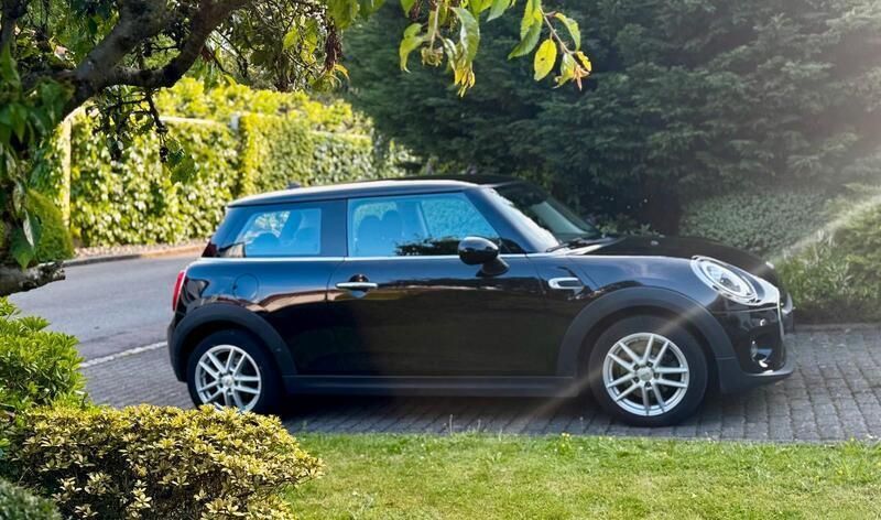 Schwarz Gebraucht 2019 Mini ONE Kleinwagen | 12.499 € (Guter Preis) - Bild 1/4