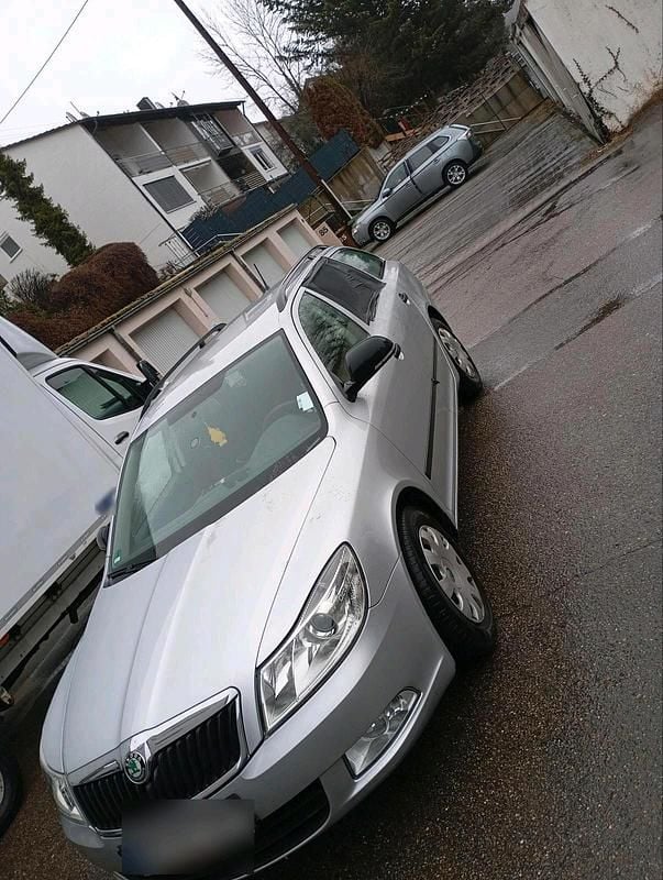 Gebraucht Skoda Octavia 125 PS (91 kW) 2013 Grau Kombi