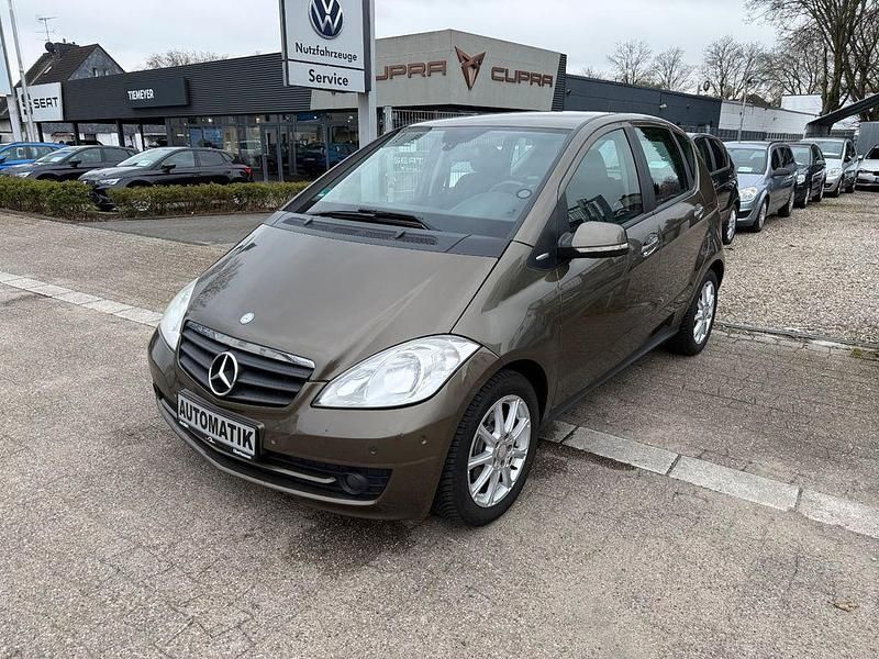 Gebraucht Mercedes A180 116 PS (85 kW) 2009 Braun Van / Kleinbus