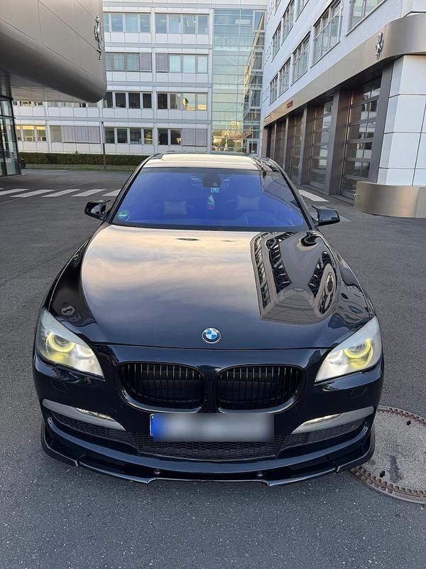 Gebraucht 2011 BMW 740 M Sport Limousine | 12.950 € (Fairer Preis) - Bild 1/4