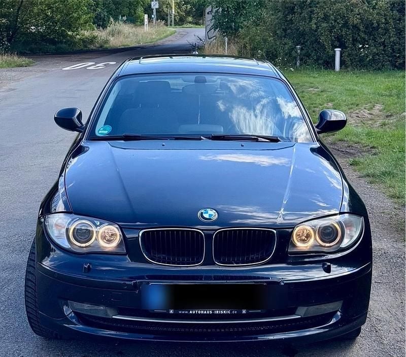 Schwarz Gebraucht 2010 BMW 120 Kleinwagen | 5.400 € (Fairer Preis) - Bild 1/4