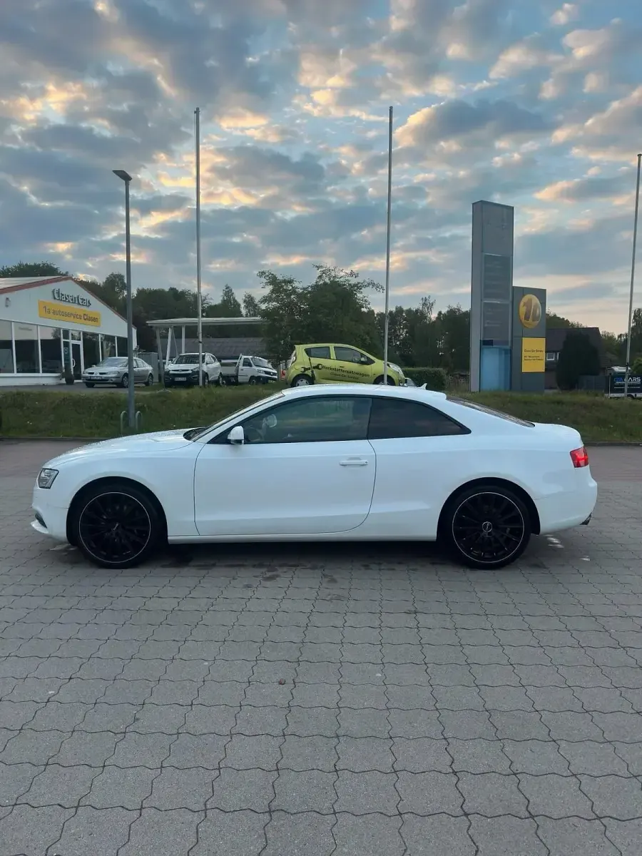 Second-hand Audi A5 Comfort 170 CP (125 kW) 2013 Alb Coupe