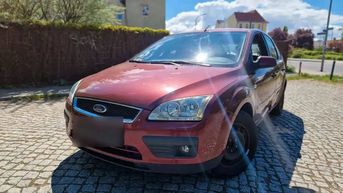 Gebraucht Ford Focus 101 PS (74 kW) 2005 Rot Limousine