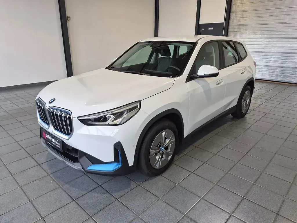Gebraucht BMW iX1 Performance 230 kW (313 PS) 2023 Alpinweiss iii SUV