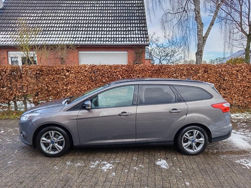 Usata Ford Focus 125 CV (91 kW) 2013 Grigio Station wagon