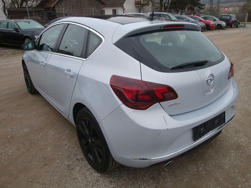 Gebraucht Opel Astra Active 165 PS (121 kW) 2013 Grau Limousine