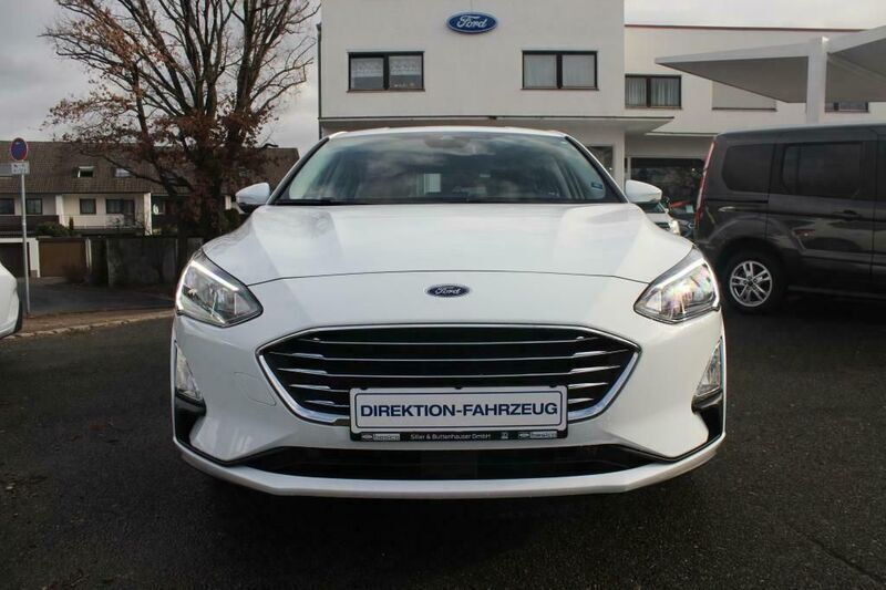 Gebraucht Ford Focus Titanium 125 PS (91 kW) 2019 Weiß Limousine