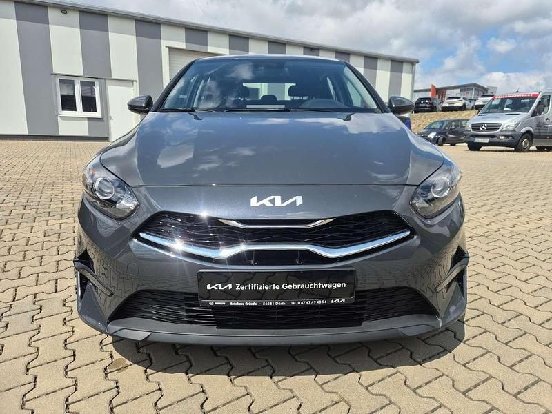 Pentametal met Gebraucht 2023 Kia Ceed Vision | 19.990 € (Fairer Preis) - Bild 1/4