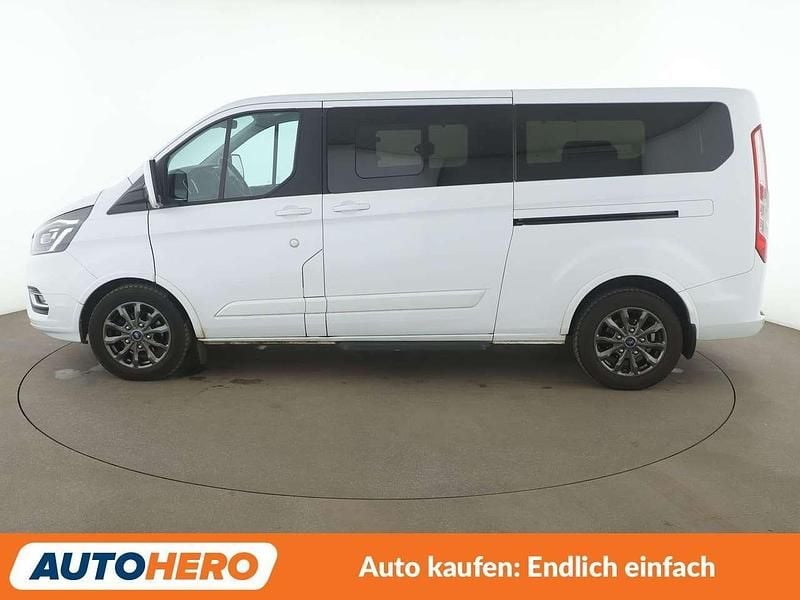 Gebraucht Ford Tourneo Titanium 185 PS (136 kW) 2020 Weiß Van / Kleinbus
