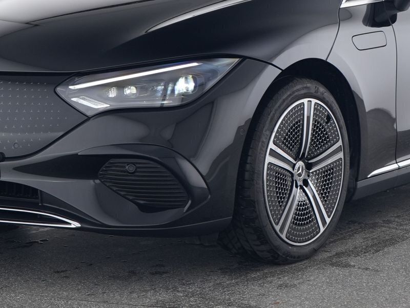 Gebraucht Mercedes EQE300 Electric Art 180 kW (245 PS) 2024 Lack obsidianschwarz Limousine