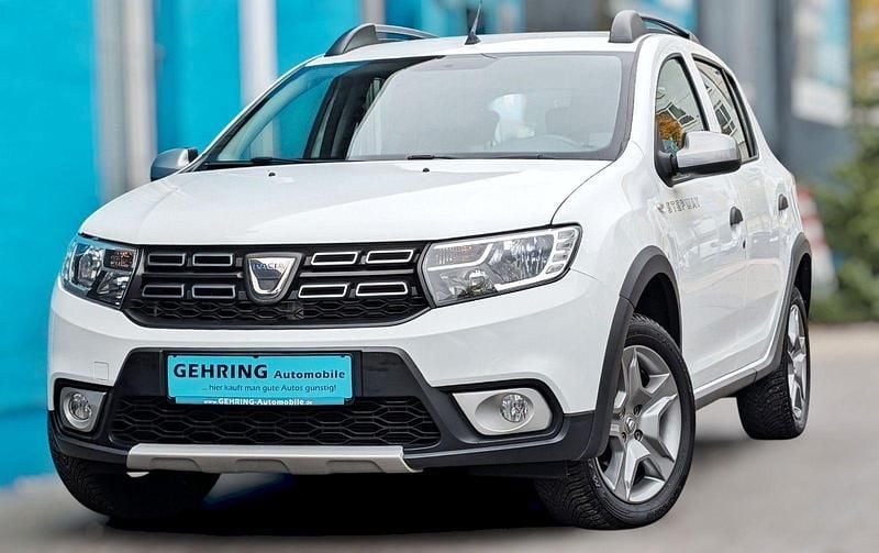 Weiß Gebraucht 2020 Dacia Sandero Stepway Kleinwagen | 10.500 € (Guter Preis) - Bild 1/3