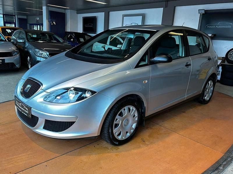 Silber Gebraucht 2004 Seat Altea Reference Kombi | 6.390 € - Bild 1/3