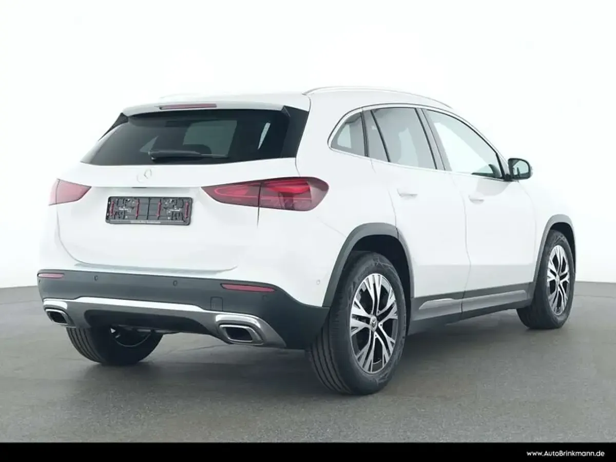 Gebraucht Mercedes GLA180 Progressive 136 PS (100 kW) 2025 Unilack polarweiß SUV