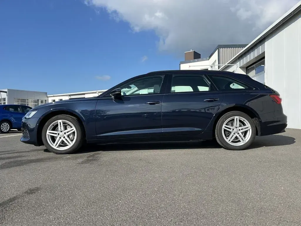 Gebraucht Audi A6 Ambiente 163 PS (119 kW) 2023 Blau Kombi