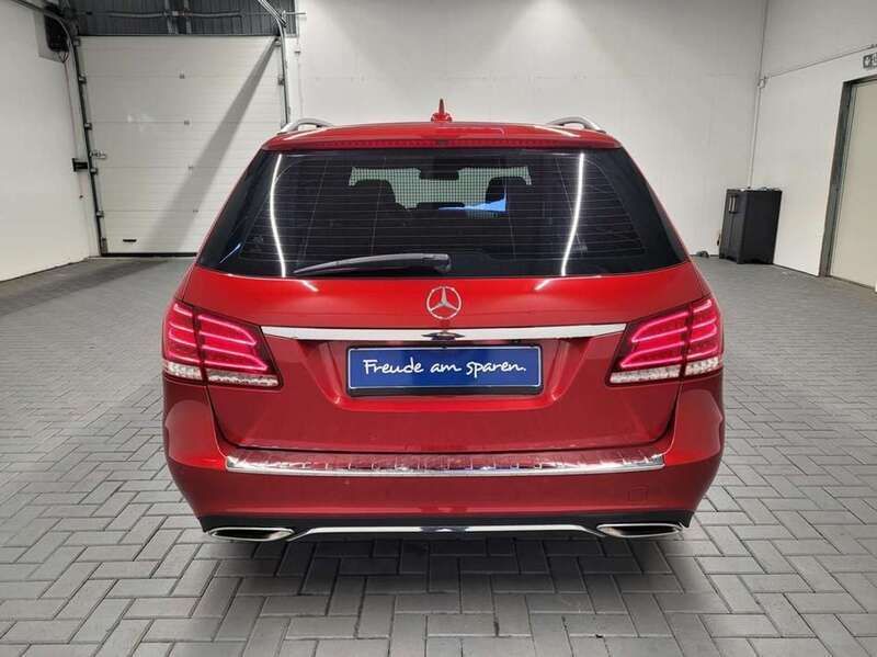 Gebraucht Mercedes E250 Avantgarde 204 PS (150 kW) 2014 Rotmet. Kombi