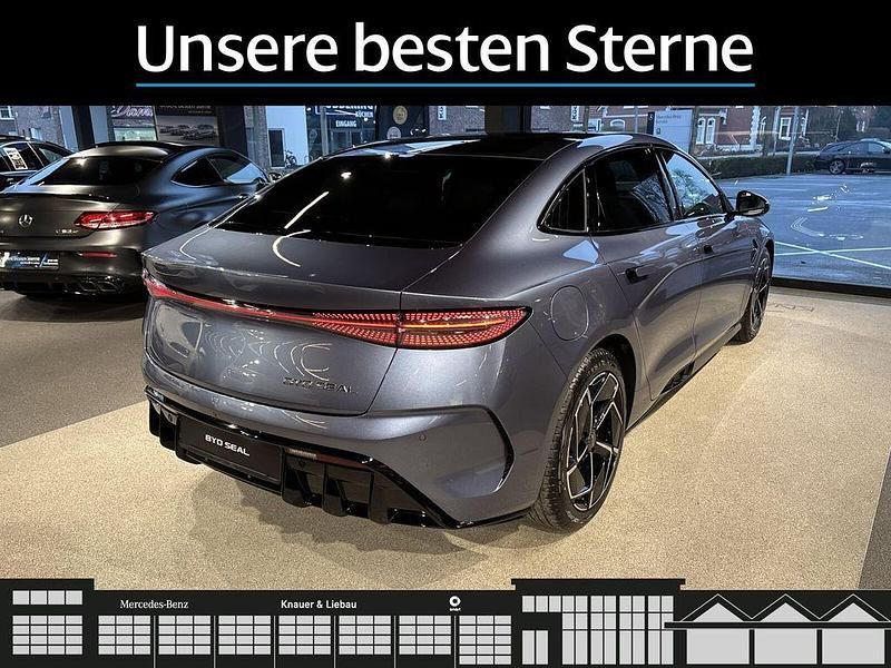 Neu BYD Seal Design 230 kW (313 PS) 2026 Grau Limousine