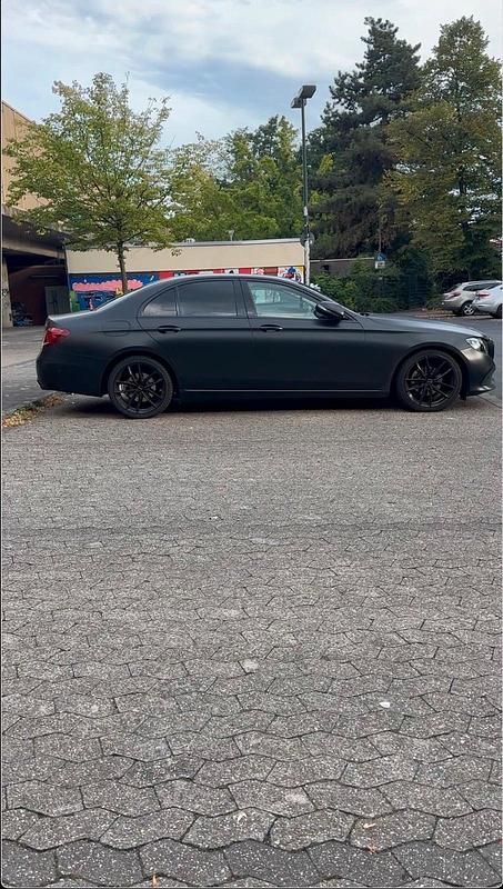 Gebraucht Mercedes E220 194 PS (142 kW) 2018 Silber Limousine