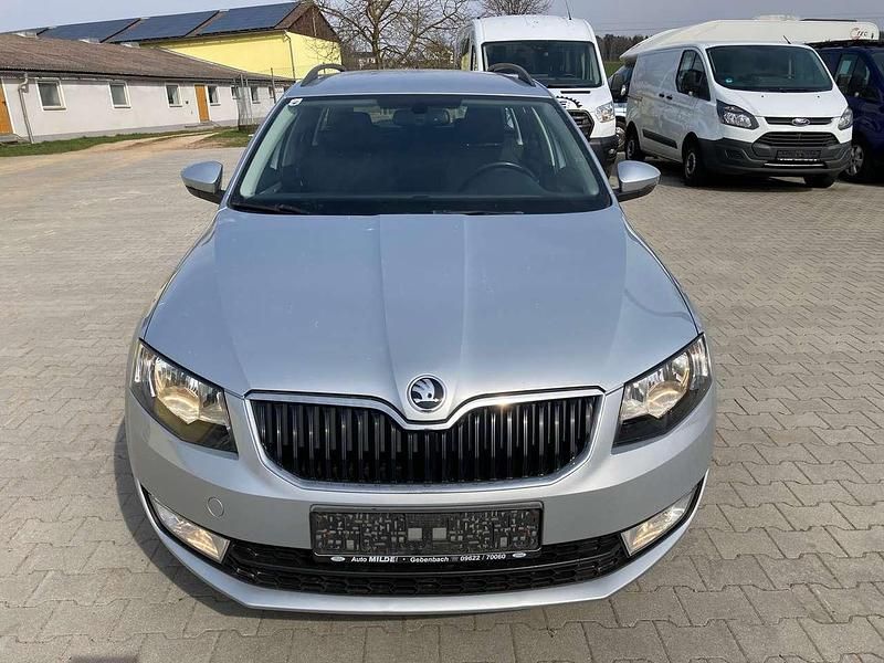 Gebraucht Skoda Octavia Ambition 110 PS (80 kW) 2016 Brilliantsilber metallic Kleinwagen