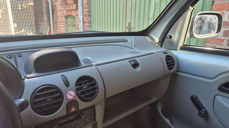 Usado Renault Kangoo 82 HP (60 kW) 2002 Prateado Monovolume