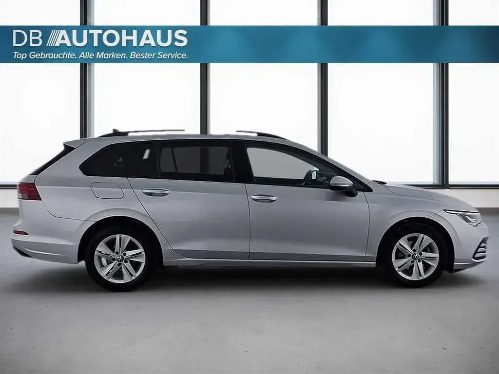 Gebraucht VW Golf VIII Life 110 PS (80 kW) 2024 Silber Kombi