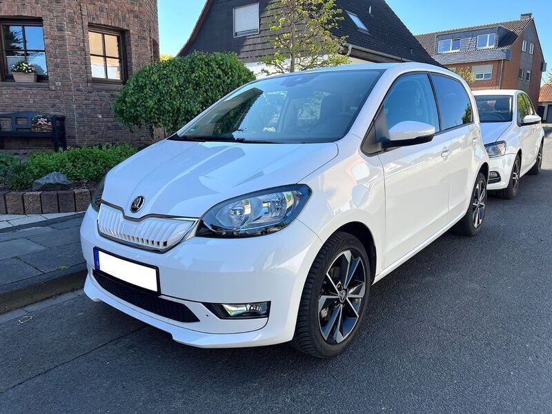 Weiß Gebraucht 2021 Skoda Citigo-e IV Kleinwagen | 12.200 € (Guter Preis) - Bild 1/4