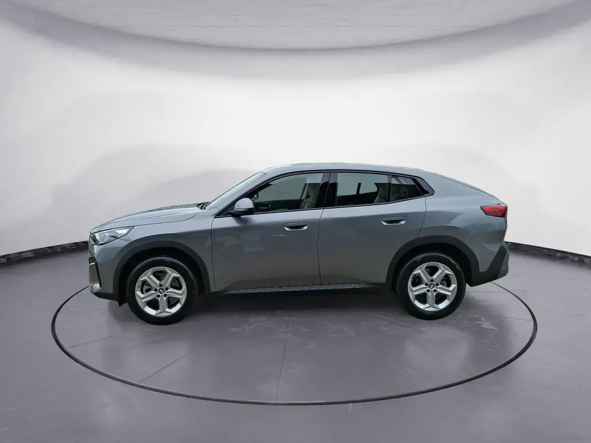 Gebraucht BMW X2 Sport Line 170 PS (125 kW) 2025 SUV