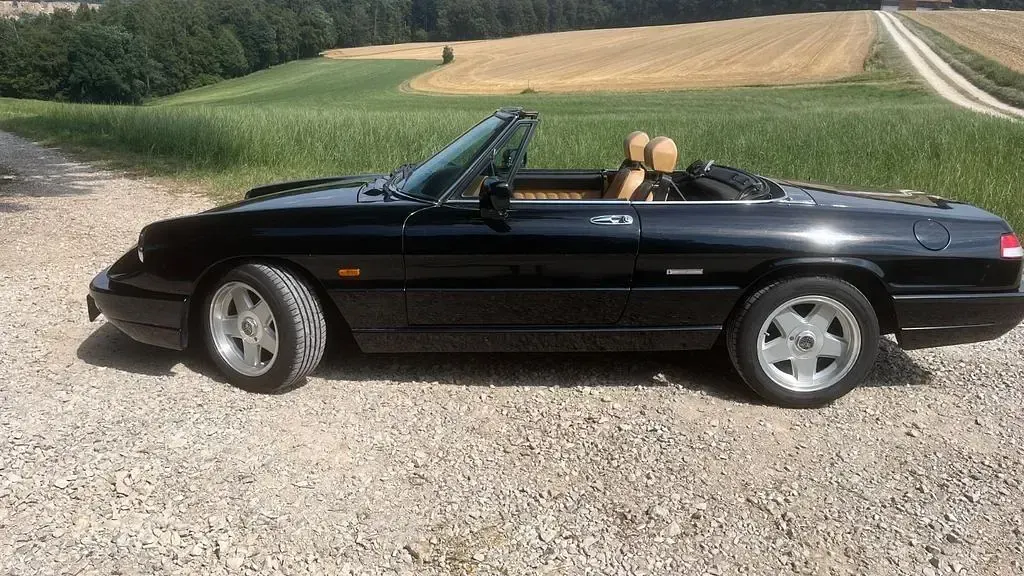 Gebraucht Alfa Romeo Spider 120 PS (88 kW) 1991 Schwarz Cabrio