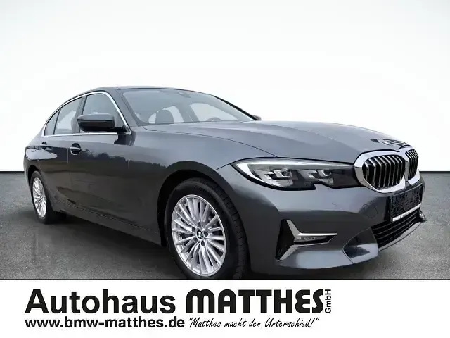 Gebraucht BMW 330 Luxury Line 258 PS (189 kW) 2019 Grau Limousine