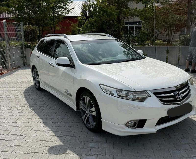 Weiß Gebraucht 2011 Honda Accord Kombi | 11.000 € (Fairer Preis) - Bild 1/4