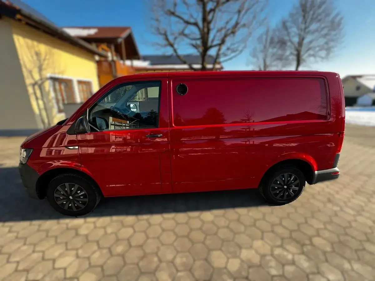 Gebraucht VW Transporter 102 PS (75 kW) 2018 Rot Van
