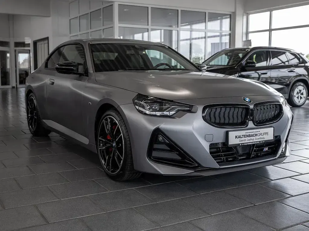 Gebraucht BMW M240i M Sport 374 PS (275 kW) 2025 Frozen pure grey Coupé