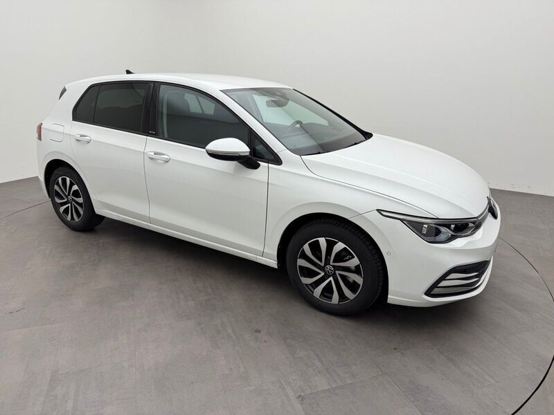 Gebraucht VW Golf VIII Active 150 PS (110 kW) 2022 Weiß Kleinwagen