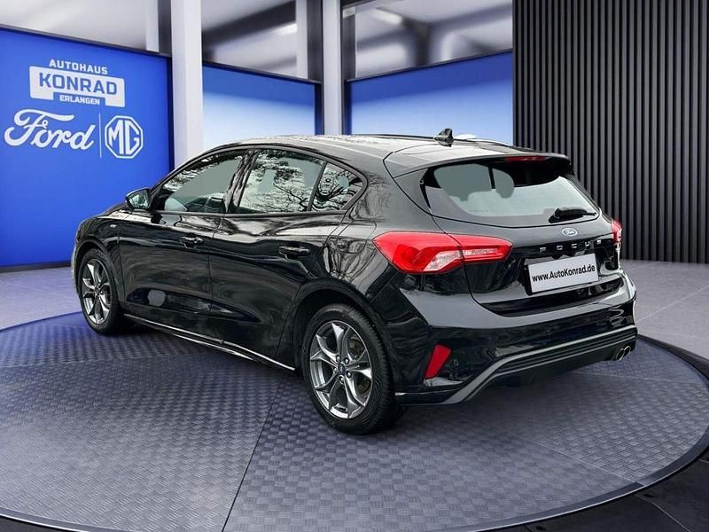 Gebraucht Ford Focus ST-Line 125 PS (91 kW) 2021 Schwarz Limousine