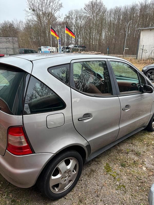 Gebraucht Mercedes A140 82 PS (60 kW) 2001 Silber Kleinwagen