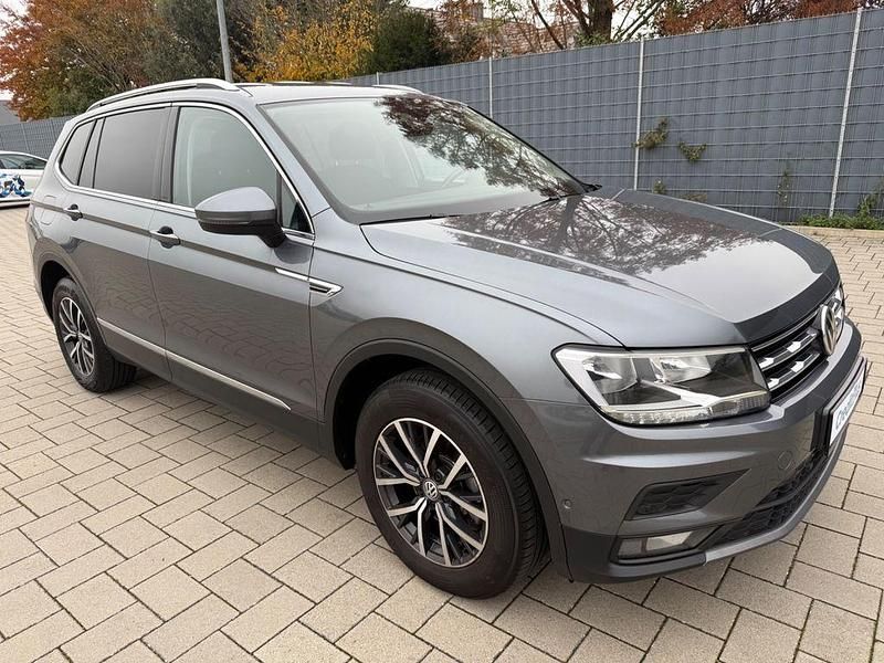 Grau Gebraucht 2021 VW Tiguan Allspace Comfortline SUV | 20.990 € (Guter Preis) - Bild 1/4